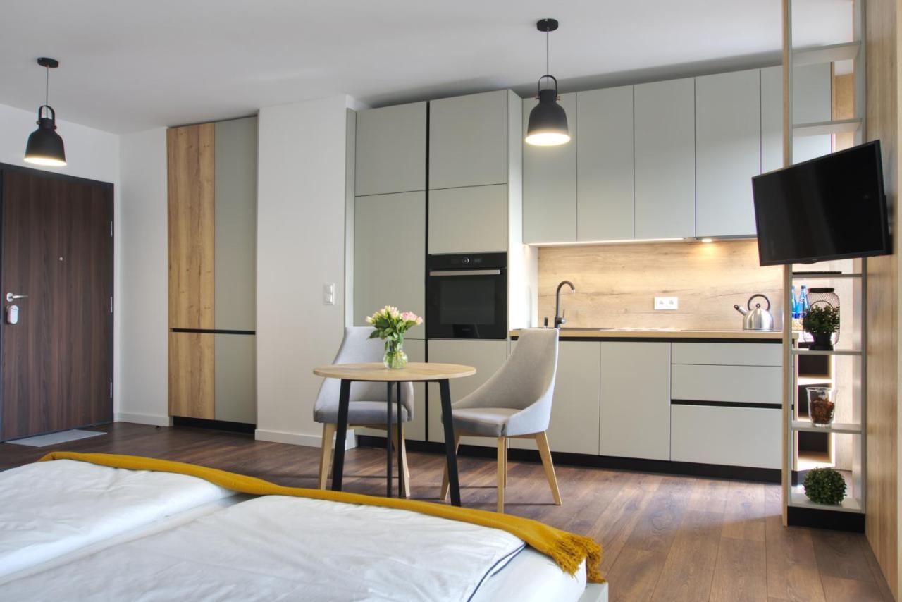 Essence Apartments Amber Poznań Buitenkant foto